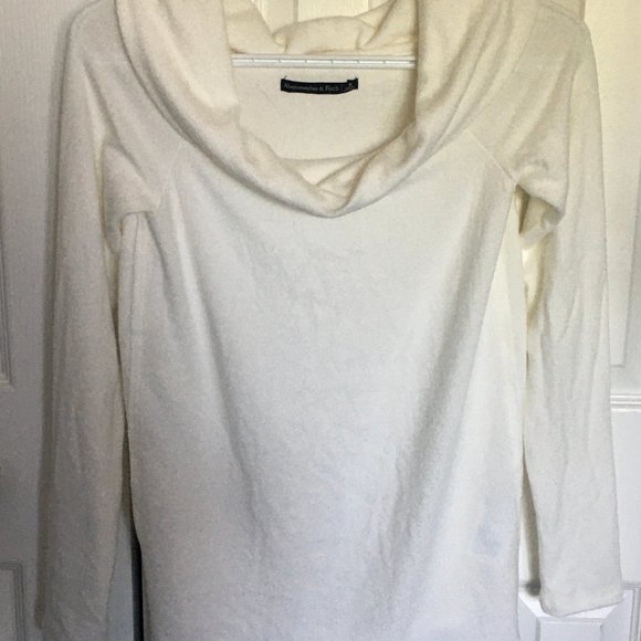 Abercrombie White Turtleneck - Picture 2 of 3